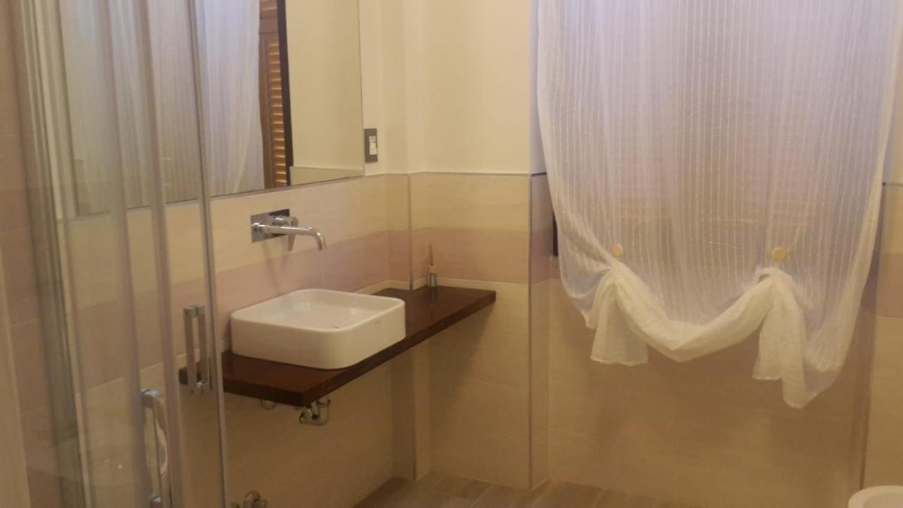 마리나 디 카라라 Brezza Marina B&B 외부 사진