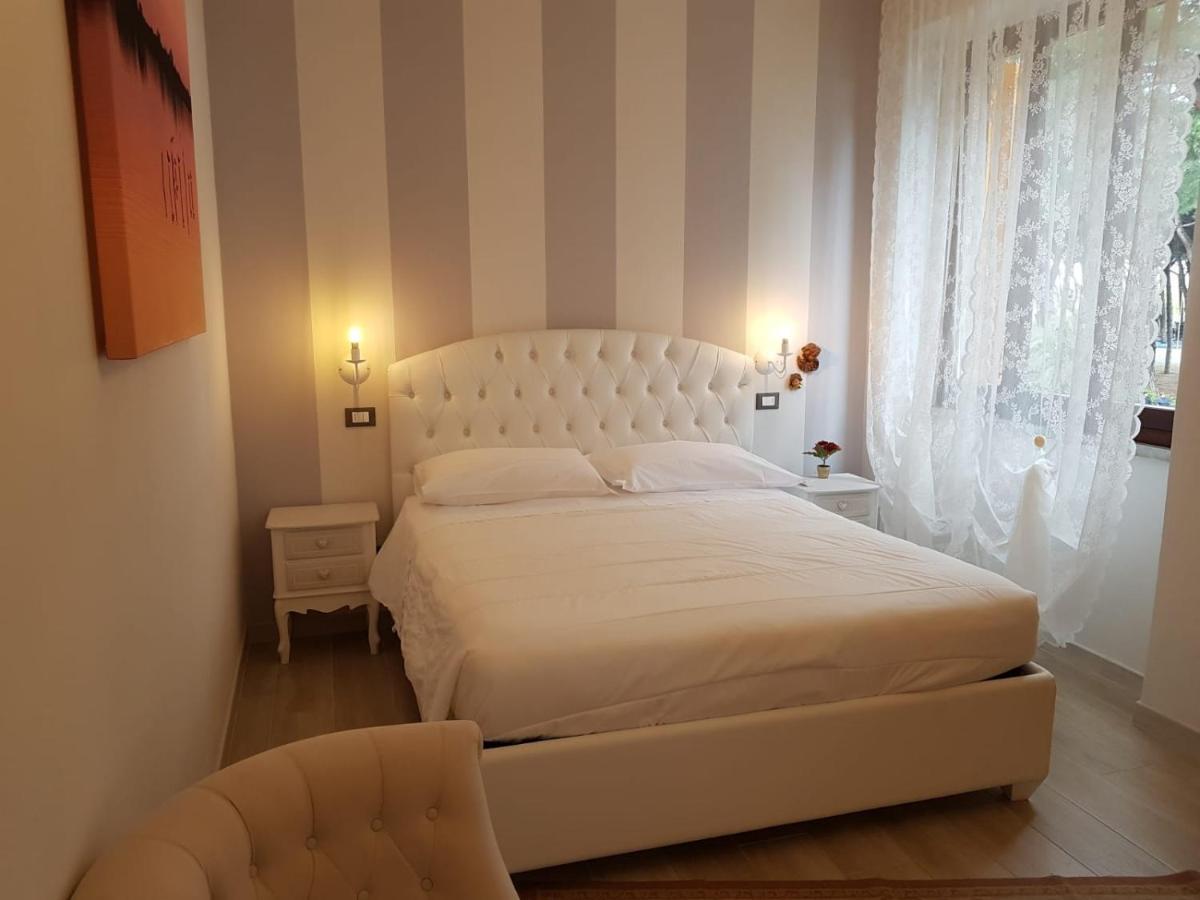 마리나 디 카라라 Brezza Marina B&B 외부 사진